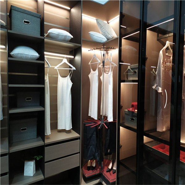定制衣帽间效果